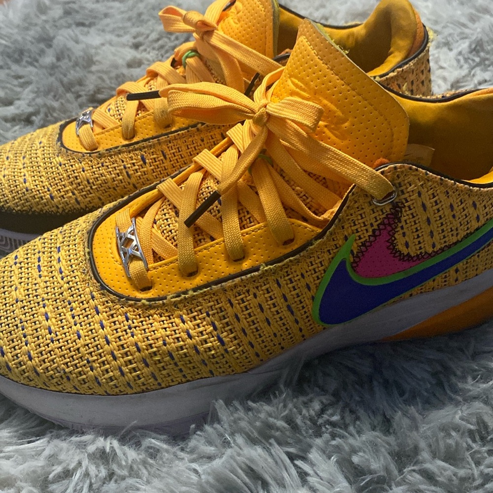 Lebron Nike 20 Laser Orange